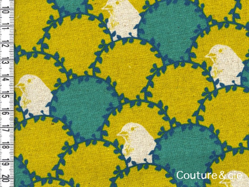 Tissu Oiseau vert et moutarde dans Echino par Couture et Cie