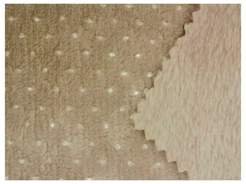 Tissu Minky pois argent couleur taupe, x10cm dans Teddydou / Minky par Couture et Cie