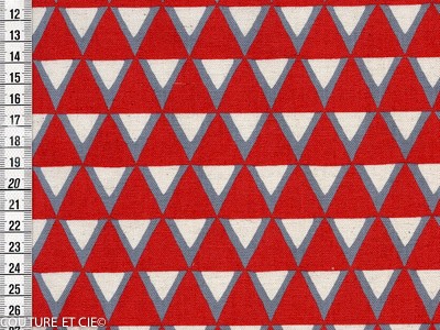 Tissu Kokka Stamped triangles rouges, x10cm dans TISSUS JAPONAIS par Couture et Cie