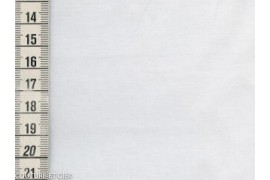 Batiste de Lawn porcelaine x10cm dans Tissus unis par Couture et Cie