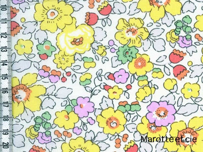 Coupon Liberty Betsy jaune 65*45cm dans Tissus Liberty par Marotte et Cie