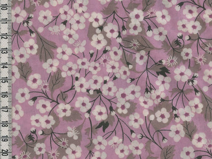Tissu Liberty Mitsi parme, x10 cm dans Batistes Tana Lawn par Couture et Cie