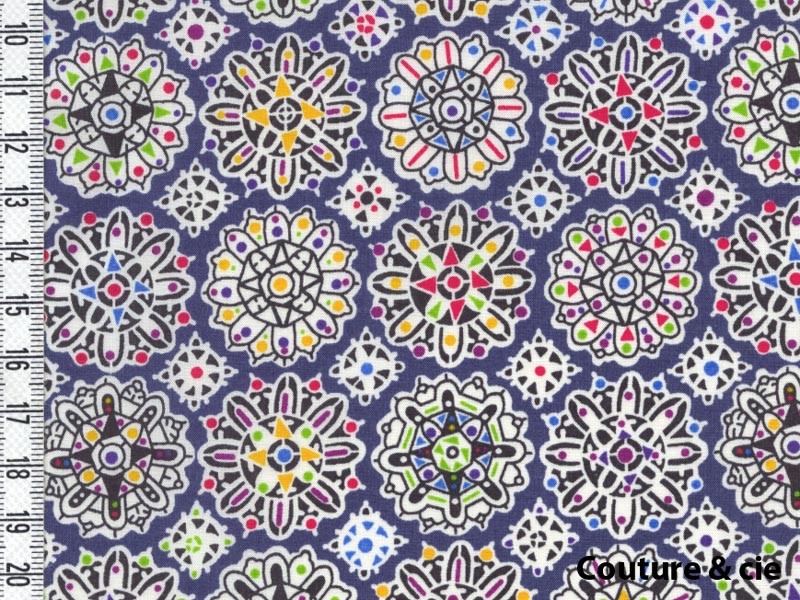 Tissu Liberty Helenas Party bleu marine, x10cm dans Batistes Tana Lawn par Couture et Cie