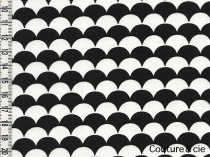 Tissu Namisca noir et blanc, coupon 85x150cm dans LINNAMORATA par Couture et Cie