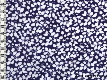 Tissu Liberty Glenjade bleu marine, x10cm dans Batistes Tana Lawn par Couture et Cie