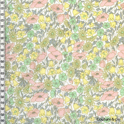 Tissu Liberty Poppy &amp; Daisy pastel, x10cm dans Tissus LIBERTY OF LONDON par Couture et Cie