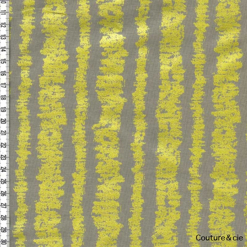 Tissu Glitz bars taupe dans MICHAEL MILLER par Couture et Cie