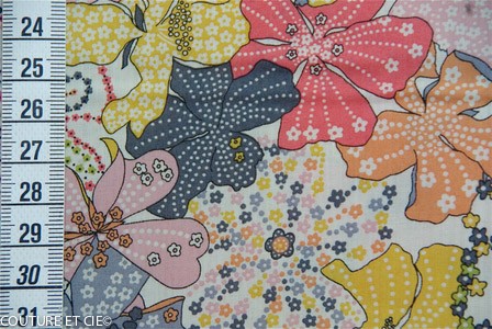 Tissu Liberty Mauvey A, x10cm dans Tissus LIBERTY OF LONDON par Couture et Cie