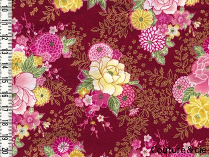 Tissu Delicate Kikus rouge dans Motifs traditionnels par Couture et Cie