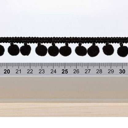Galon pompons noir 18mm dans Galons pompons par Couture et Cie