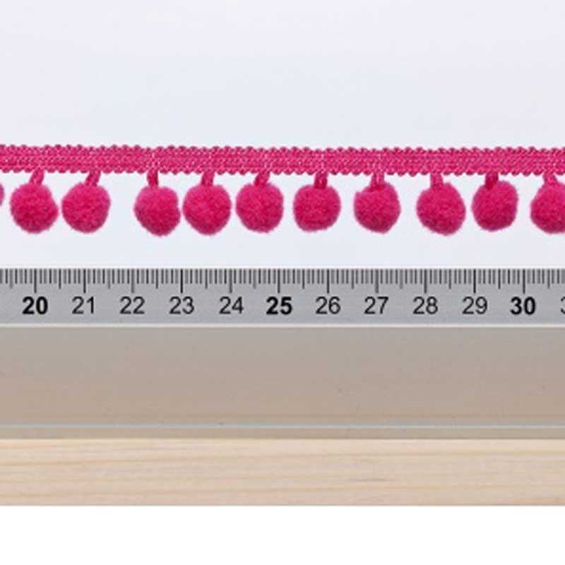 Galon pompons rose fushia 18 mm dans Galons pompons par Couture et Cie