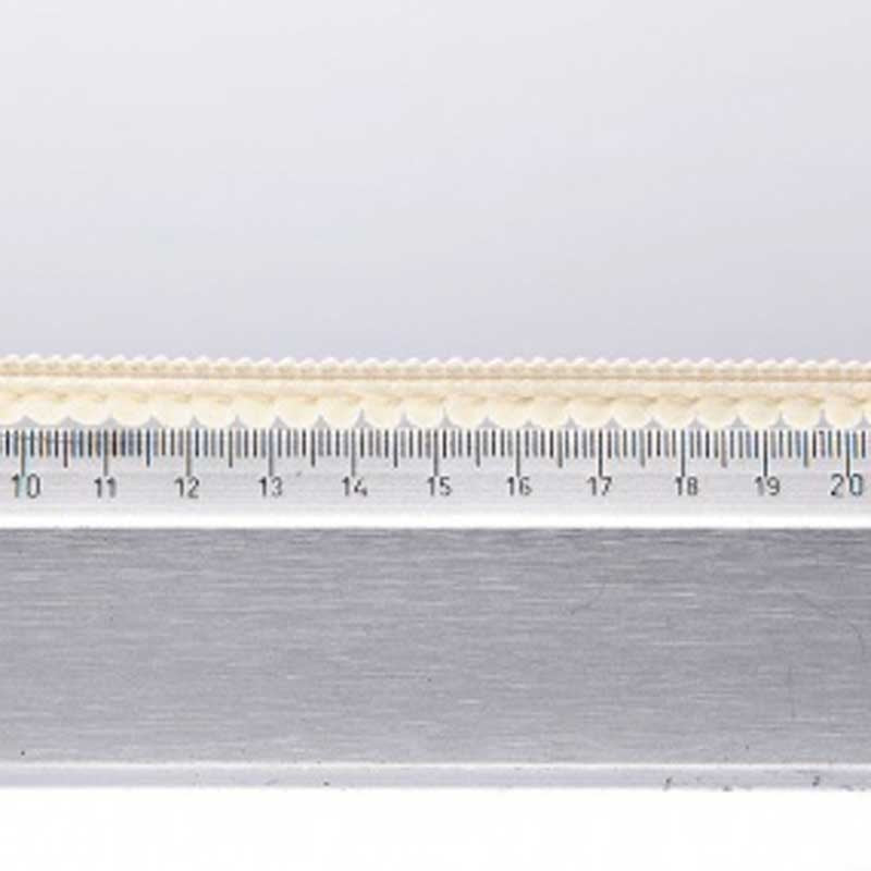 Galon Petits pompons beige dans Galons pompons par Couture et Cie