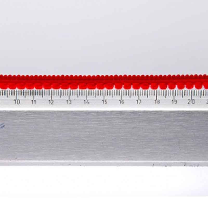 Galon Petits pompons rouge dans Galons pompons par Couture et Cie