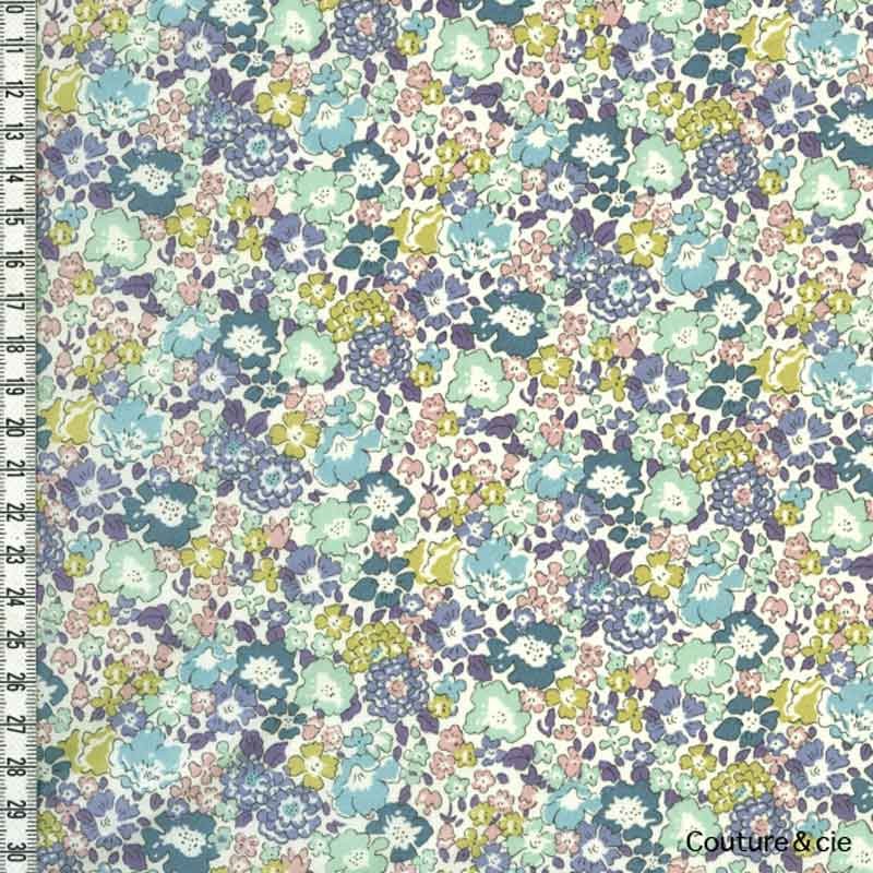 Tissu Liberty Michelle lilas, x10cm dans Batistes Tana Lawn par Couture et Cie