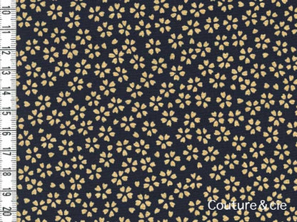 Tissu Sakura bleu, coupon 30*110cm dans Motifs traditionnels par Couture et Cie