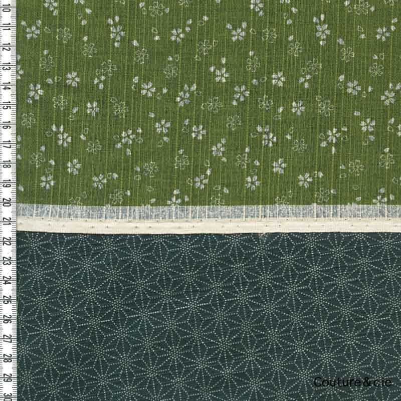 Tissu double face Sakura/Asanoha vert, coupon 45*110cm dans Motifs traditionnels par Couture et Cie