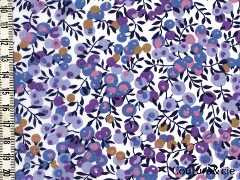Tissu Liberty Wiltshire lilas, x10cm dans Batistes Tana Lawn par Couture et Cie