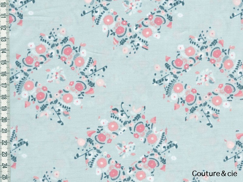 Tissu Art Gallery Fabrics Joy Wreaths Ice, collection Blithe dans ART GALLERY FABRICS par Couture et Cie