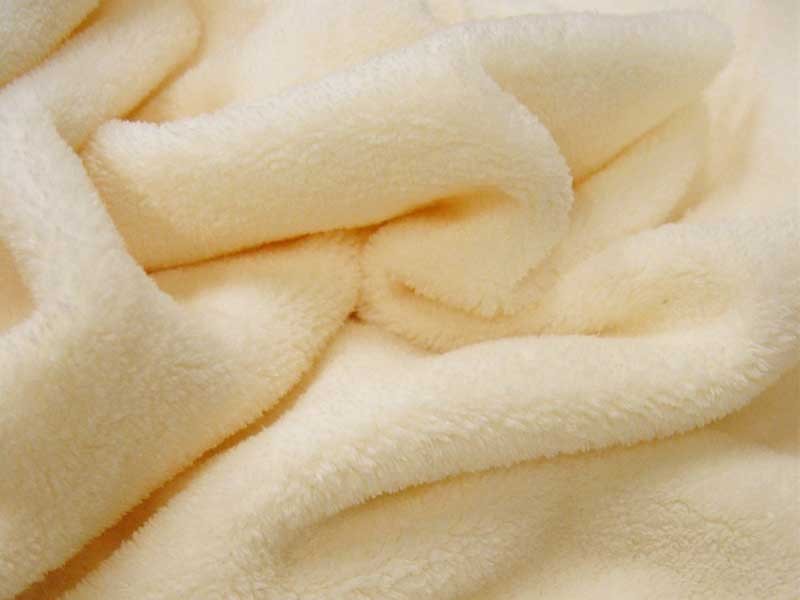 Teddydou ivoire dans Teddydou / Minky par Couture et Cie