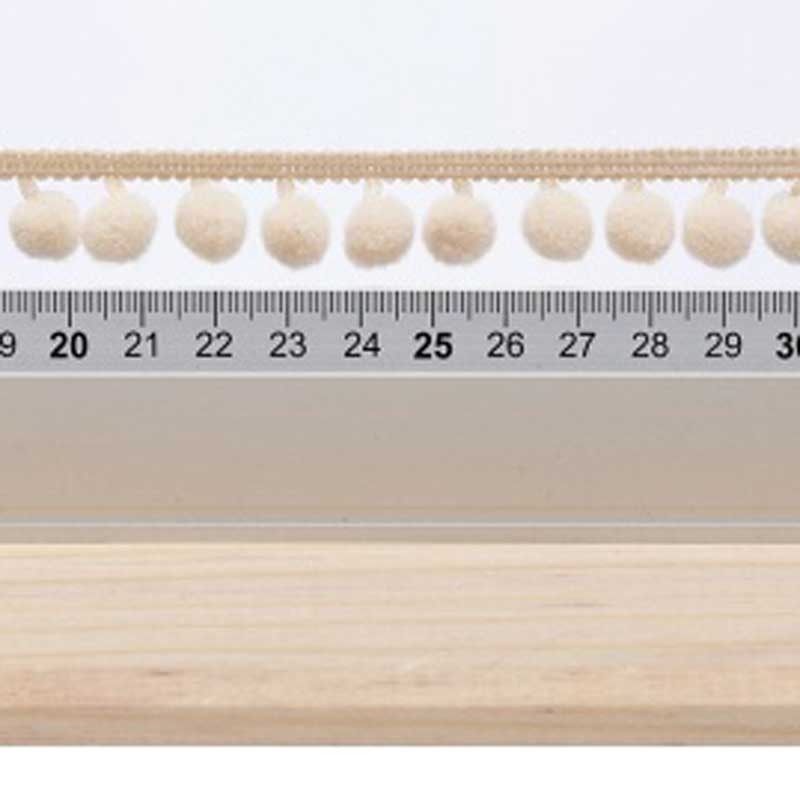 Galon pompons beige 18mm dans Galons pompons par Couture et Cie