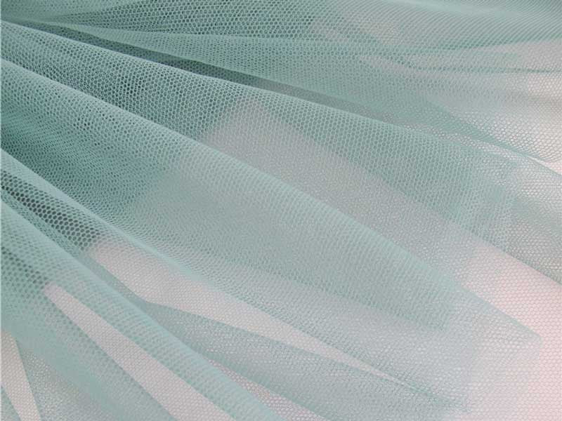 Tulle extrasoft pin dans Tulles par Couture et Cie