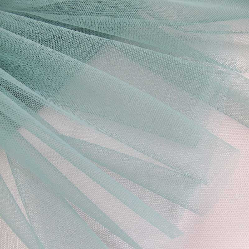 Tulle extrasoft pin dans Tulles par Couture et Cie