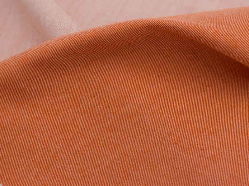 Tissu Chambray coton biologique roux, coupon 43x155cm dans TISSUS BIOLOGIQUES par Couture et Cie