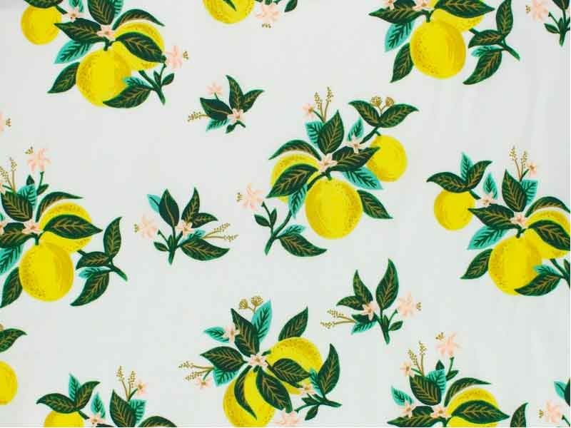 Tissu Rifle Paper Primavera Citrus Blossom Lemon metallic, x10cm dans Rifle Paper Co par Couture et Cie