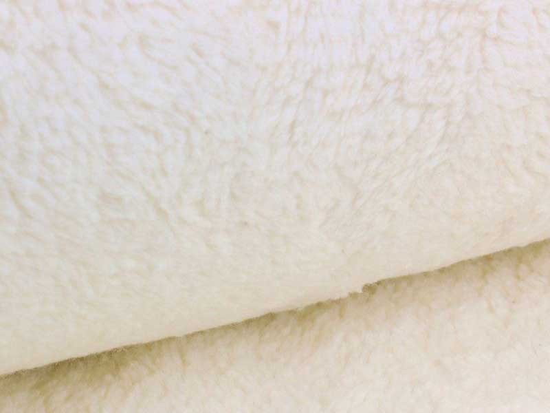 Fourrure écrue mouton en coton biologique GOTS, x10cm dans TISSUS BIOLOGIQUES par Couture et Cie