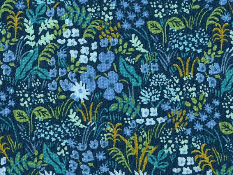 Tissu Rifle Paper English Garden Meadow blue, x10cm dans Rifle Paper Co par Couture et Cie