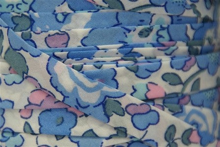 Biais Liberty Betsy bleu et rose, x10cm dans BIAIS par Couture et Cie