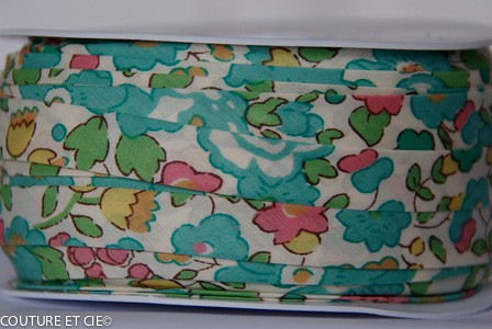 Biais Liberty Betsy vert menthe, x10cm dans BIAIS par Couture et Cie