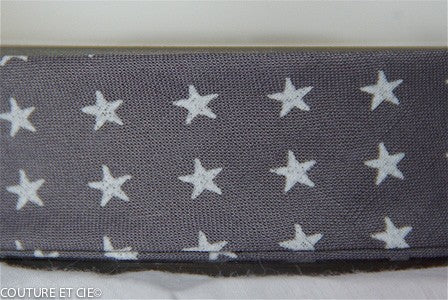 Biais gris étoiles blanches dans Biais France Duval Stalla par Couture et Cie