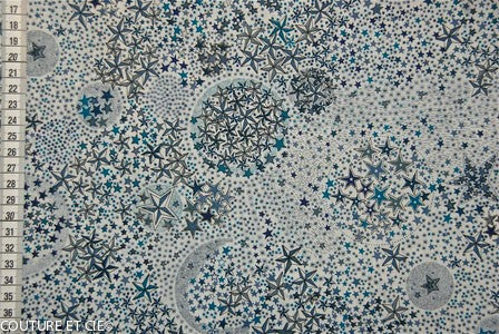 Tissu Liberty Adelajda bleu, x10cm dans Tissus LIBERTY OF LONDON par Couture et Cie