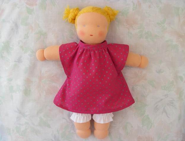 ELFIE 30 cm dans Poupées Waldorf par Marotte et Cie