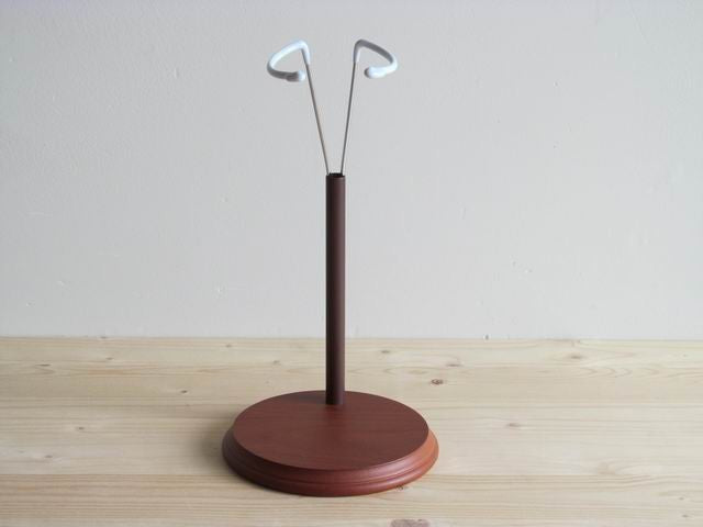 SUPPORT BOIS POUPEES 35-40 cm dans Accessoires Poupées par Marotte et Cie