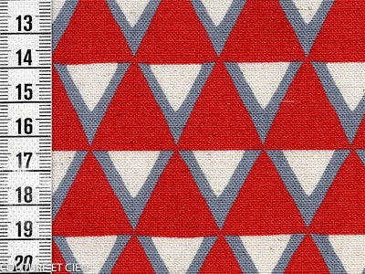 Tissu Kokka Stamped triangles rouges, x10cm dans TISSUS JAPONAIS par Couture et Cie
