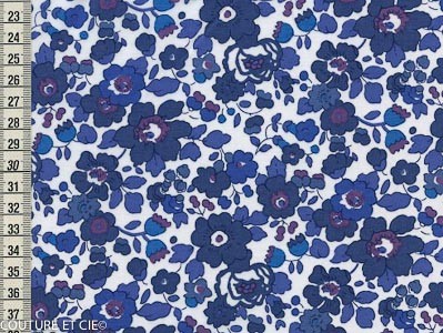 Tissu Liberty Betsy bleu lavande x10cm dans Tissus LIBERTY OF LONDON par Couture et Cie
