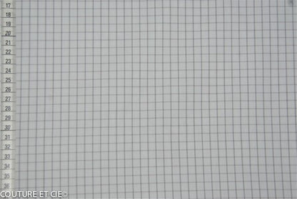 Petits carreaux blancs dans FRANCE DUVAL STALLA par Couture et Cie