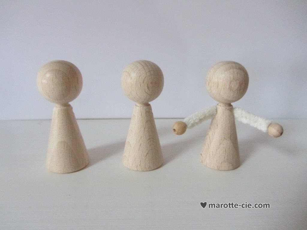 LOT 10 POUPEES BOIS 5 cm Avec emmanchures dans Fournitures poupées par Marotte et Cie
